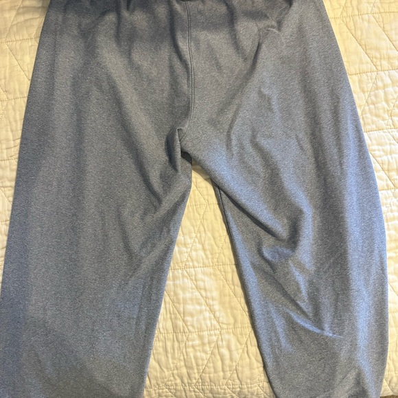 UA capri pants - Picture 2 of 4